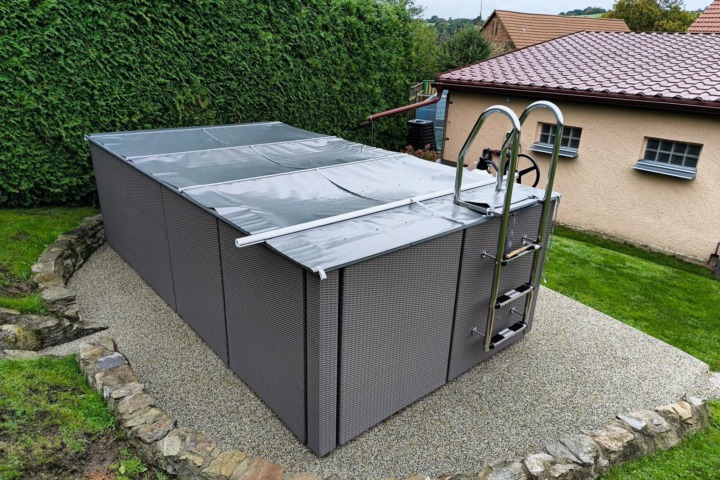 Bazén Dolce VIta s celoroční plachtou